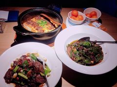 石锅海鲜酿豆腐-坛宗剁椒鱼头(河西王府井店)