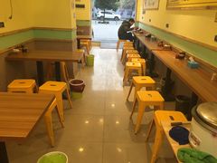 用餐区-千里香馄饨·面·黄焖鸡米饭(万科·金润华府店)