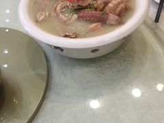 -东豪园林海鲜酒家(南港路辅路店)