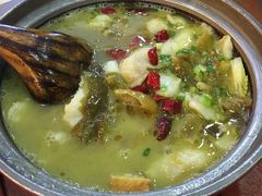 石锅酸菜鱼-周鱼小馆石锅酸菜鱼(活力汇店)