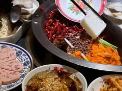 -沸炉重庆老火锅(军事博物馆店)