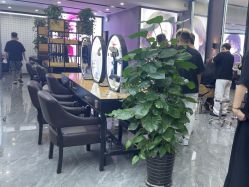 -藤野造型烫染·漂发