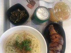 -东方既白(上海浦东国际机场)