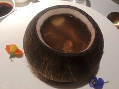椰子八宝鸡汤-闻见中国海南菜(K11店)