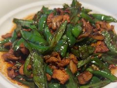 -阿瓦山寨·湘菜现炒·剁椒鱼头王(咸阳总店)