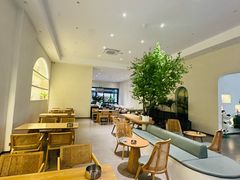 -乍甸乳业鲜奶吧(红河水乡店)