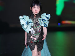 -翎秀服装模特
