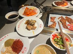 -芝小官毛肚火锅海鲜自助(苏州吴江区万宝店)