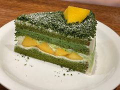 黄桃抹茶奶酥奶油蛋糕-black rainbow coffee