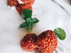 杨梅鳕鱼球-柳莺湖上·湖景餐厅·江南菜(西湖店)