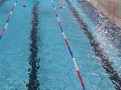 -梦翔龙湖滟澜山游泳俱乐部