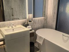 -深圳国际会展中心希尔顿酒店(前海华发冰雪世界店)