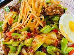 -歹歹的加个面过油肉拌面