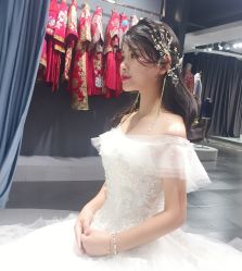 -艾米丽婚纱礼服