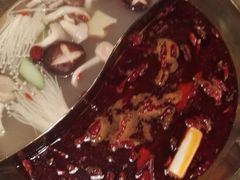 -重庆爽翻天老火锅(临平万达广场店)