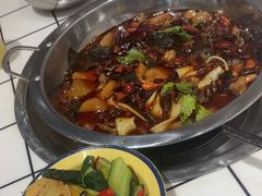 -晓彭肥肠鸡·泡椒鸡火锅(水木天地店)