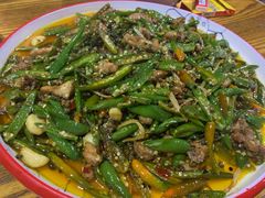 大盘肥肠鸡-易老头三样菜(南滨路总店)