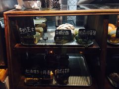 面包甜点陈列柜-Juicy Bakery(大学路店)