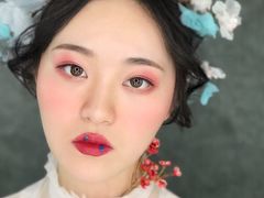 -金夫人化妆摄影职业培训学校