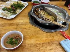 -袁记串串香(泉水轻轨站店)