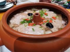 汽锅菌子肉饼-老滇山寨•云南特色菜•地方菜•民族风情歌舞表演(金碧店)