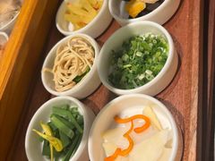 -良米山·云南野生菌过桥米线(上海首店)