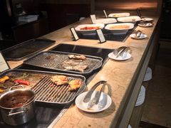 自助取餐区-大中华希尔顿酒店-念自助餐·嗨啤·小龙虾
