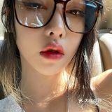 我应该是很快乐吧 样貌还行想吃就去想买就买～