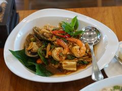 -Chom Cafe and Restaurant