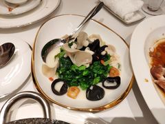 鱼汤灵芝菇云耳浸时蔬-伯衡55·吉品轩(乌鲁木齐南路店)