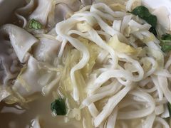 -红栌温泉山庄生态美食餐厅