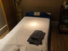 -新盈光·云会所(百丈东路店)