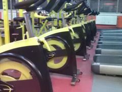 门面-英特健身俱乐部