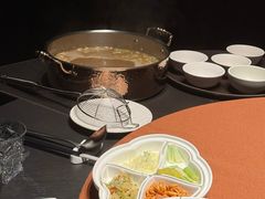 -左庭右院鲜牛肉火锅黑金店(陆家嘴中心店)