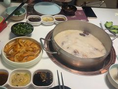 -洪氏嗨捞·猪肚鸡火锅(阳光天地店)