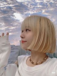 -时尚殿堂明星门店