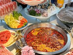 -茅草房·河畔园林火锅