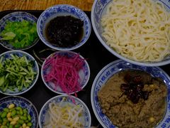 老北京炸酱面-门框胡同百年卤煮(新街口店)