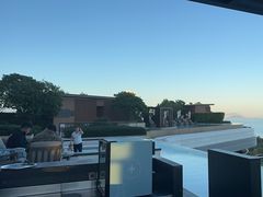 -瑰丽酒店·海吧·天际下午茶·现场DJ·天台酒吧