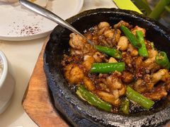 石锅杭椒牛蛙-桂满陇天书(南京德基旗舰店)