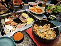 -臻牛烤肉