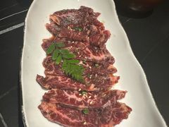 -山川小町·极番烧肉(新地假日广场店)