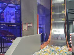 -嗨翻Hi-Fun竞技主题乐园·蹦床亲子生日轰趴(国光1937店)