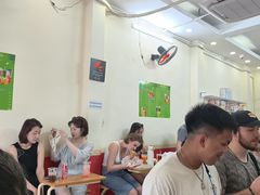 -Bánh Mì Huynh Hoa