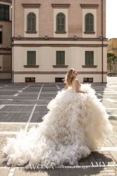 -艾米丽婚纱礼服