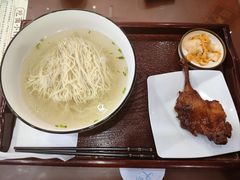 烤鸭腿面-百年老字号·观振兴蟹黄面·三虾面·苏式面(观前街富仁坊巷店)