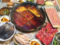 -渝嘴小老弟老火锅(华新村店)