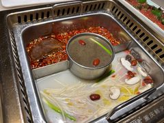 -巴渝瓦肆重庆鲜火锅(宝龙环湖店)