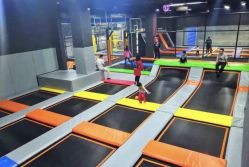 -蹦贝运动中心·蹦床·攀岩·闯关(龙岗店)