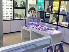 -提一眼镜·蔡司·依视路(小寨店)